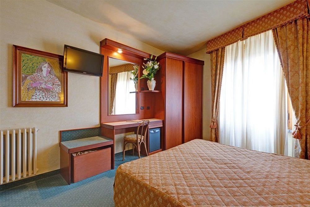 Grifone - Meetings & 4* Florencia